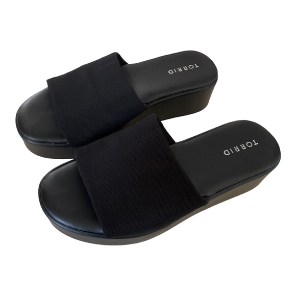 torrid Shoes - Torrid size 9 black fabric platform stretch slide sandals